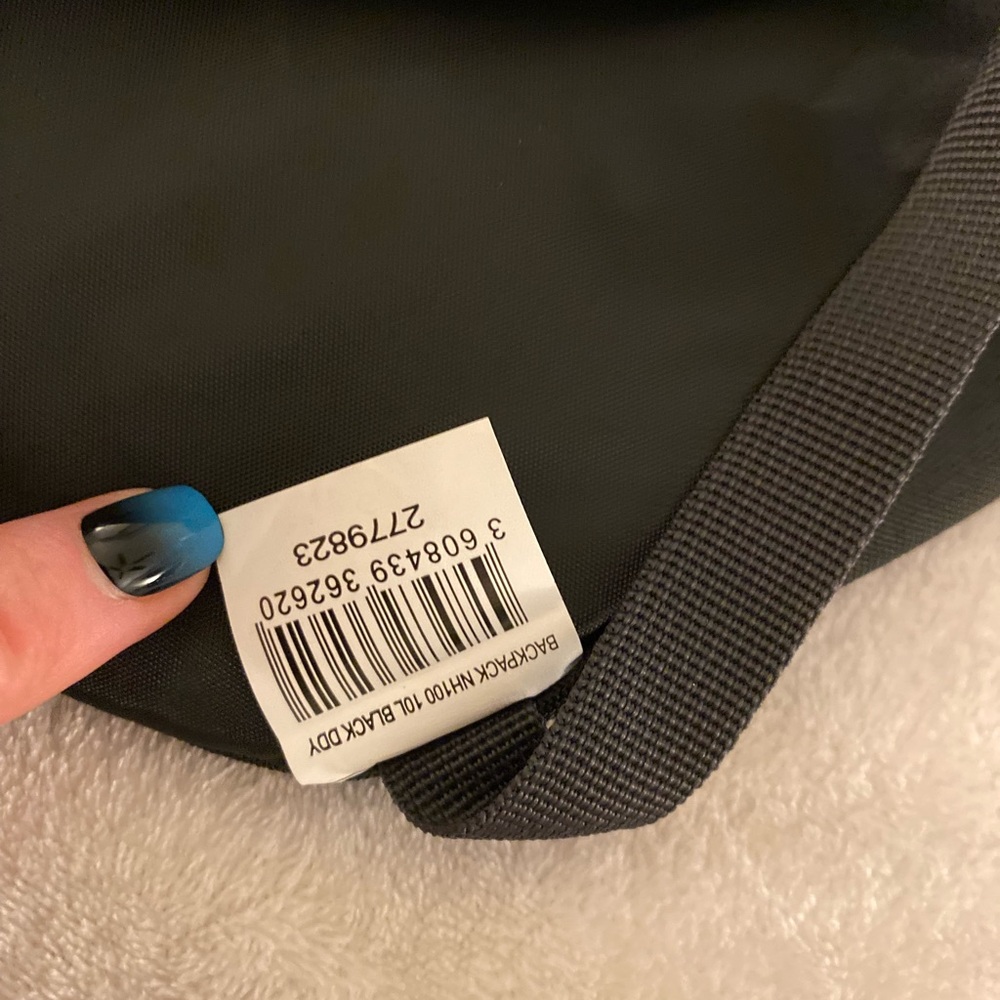 ๐ Quechua Black Backpack - Picture 14 of 15